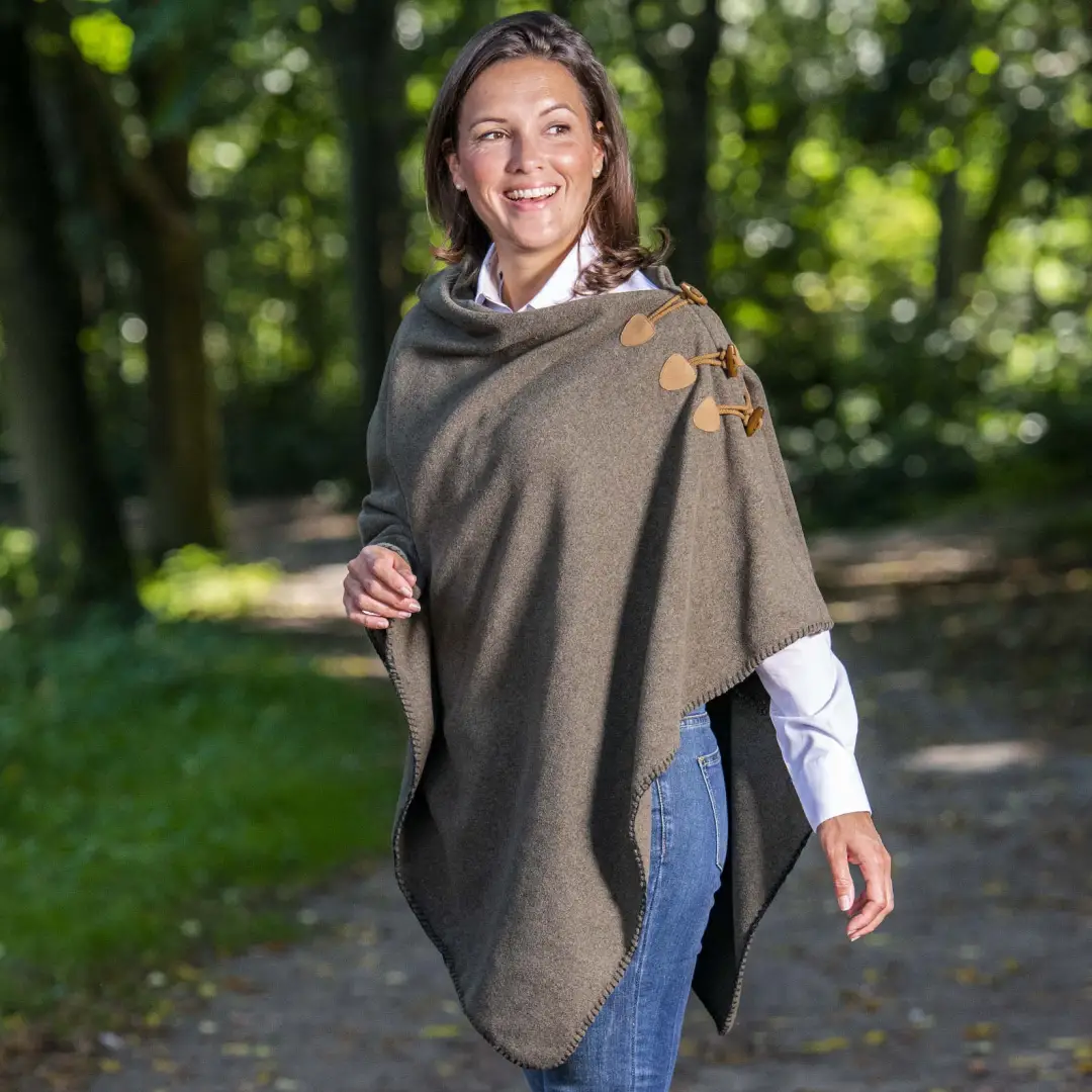 Baleno Elite Fleece Poncho - Image 3