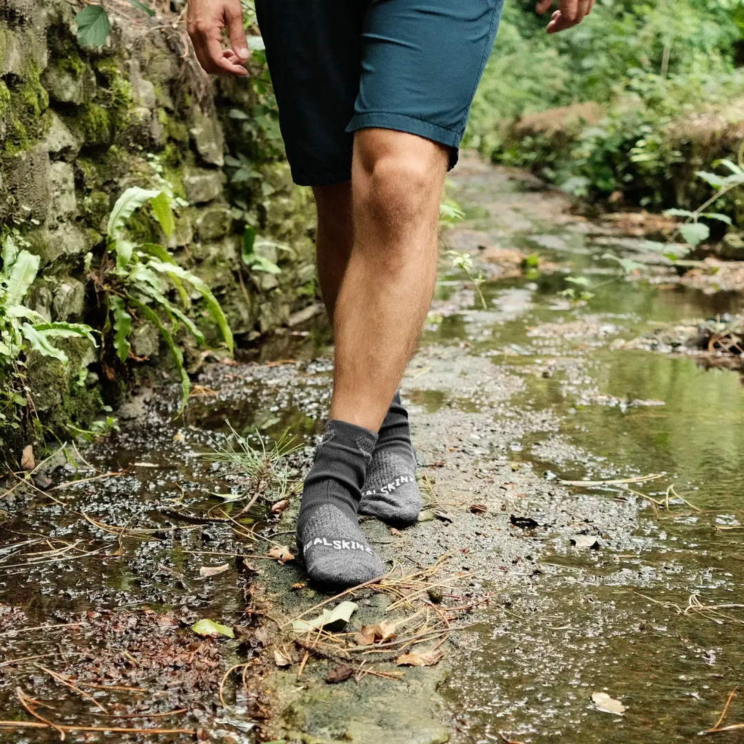 Sealskinz Raynham Waterproof Socks - Image 4