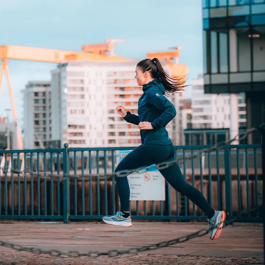 Venture Ultralight Ladies Performance Running Jacket - Image 2